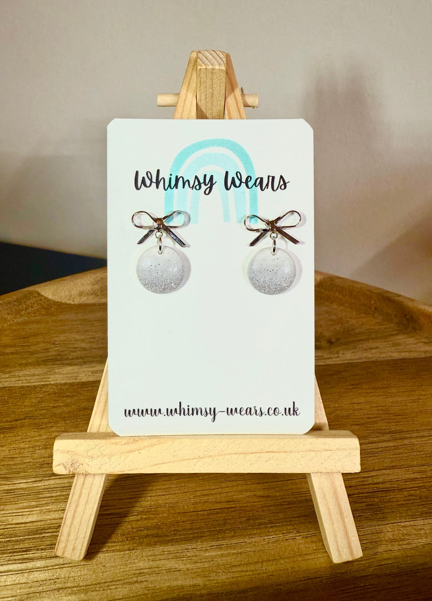 White & Silver Bow Circles